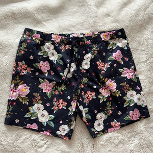 Men’s Floral Wall Papr Swim Trunks Shorts Beach Pool size XL NWOT